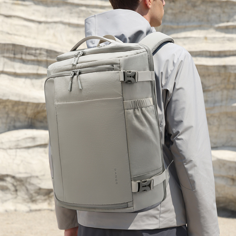 Modern Minimalist Backpack for Men & Women - Large Capacity Casual Laptop Rucksack for Uni & Work - Sleek Lightweight Travel Bag - Practical Cabin Pack for Students & Holidays